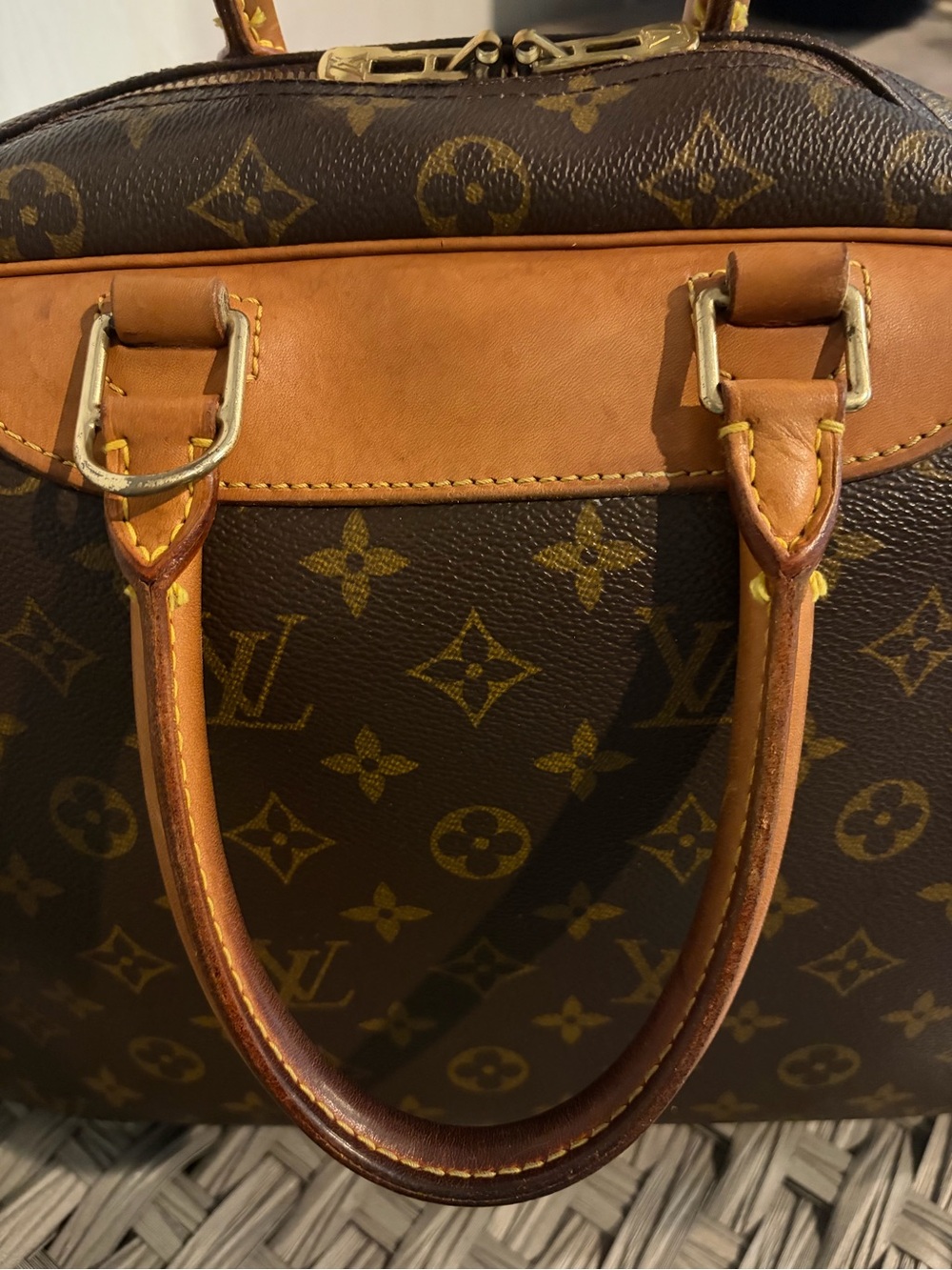 Louis Vuitton Deauville monogram canvas handbag - Picture 4 of 16